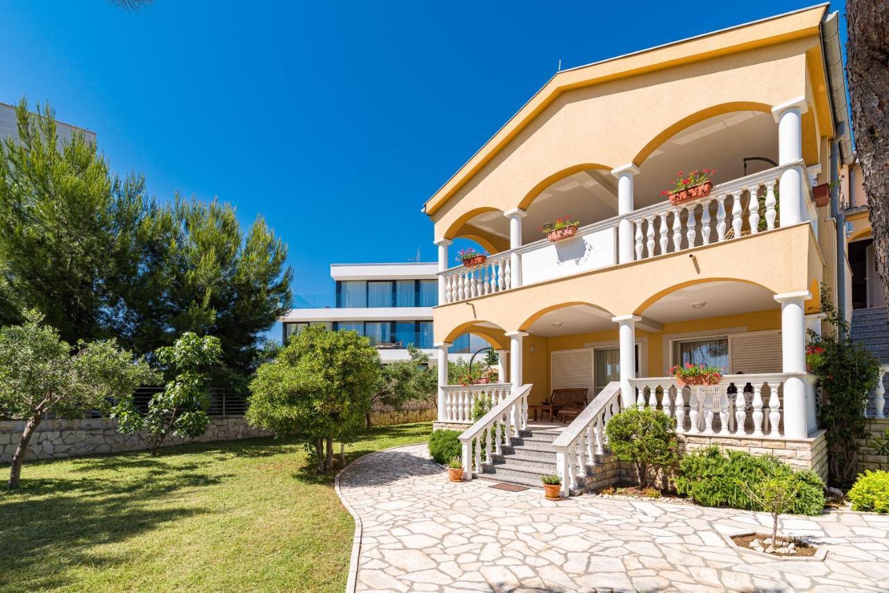 Beach Apartments Villa Kaya Sukošan Екстериор снимка